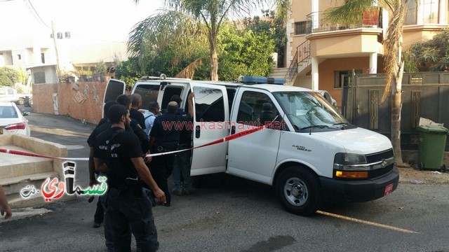 كفرقاسم : جسم مشبوه بأسفل سيارة في منطقة حارة ال طه وقوات كبيرة من الشرطة تصل مكان الحادث